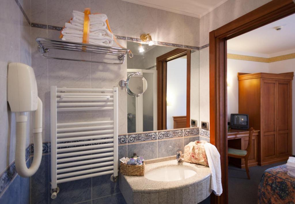 Hotel Bologna Bardolino Ruang foto
